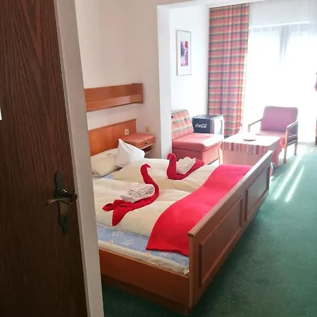 Vanda Hotel 3*